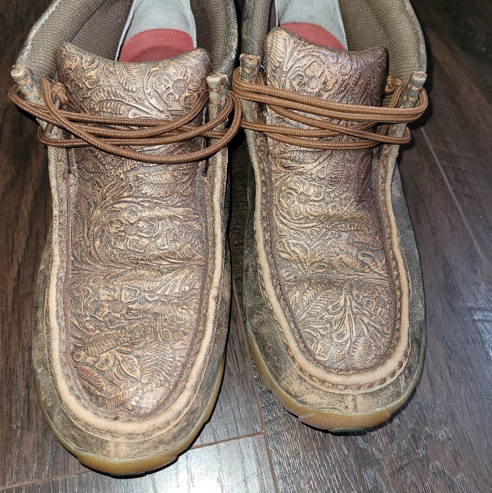 Leather Twisted X shoes Women's size 8.5